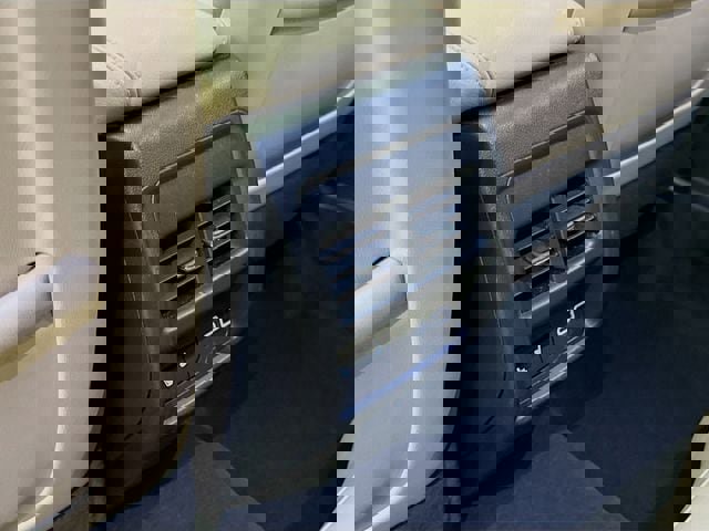 Used 2024 Cadillac XT4 Luxury w/ Cold Weather Package image 27