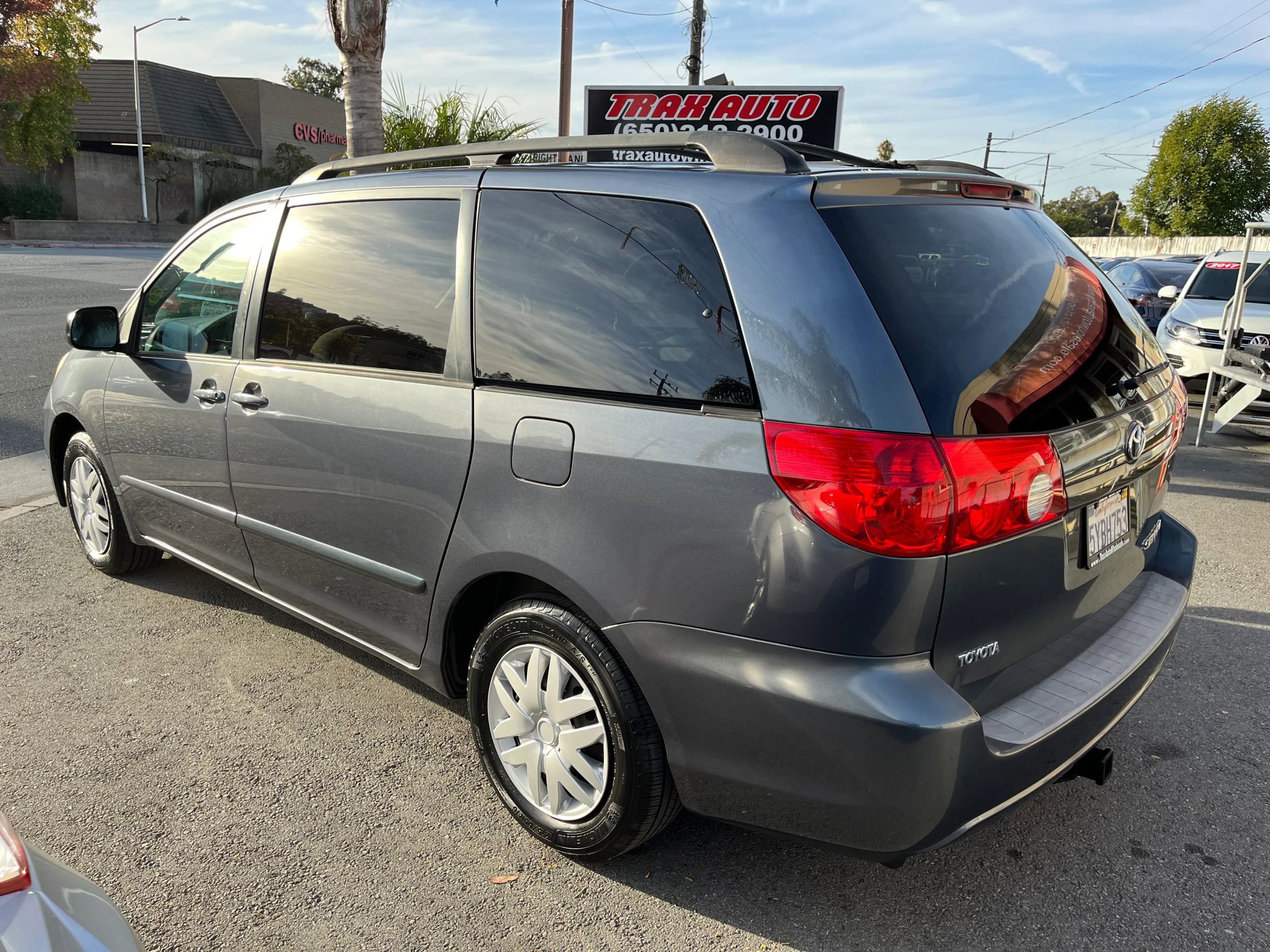 Used 2007 Toyota Sienna LE FWD image 3