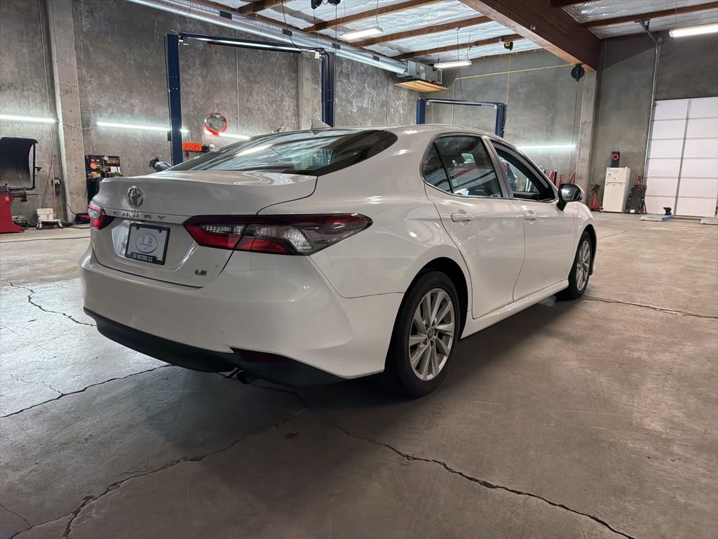 Used 2022 Toyota Camry LE FWD image 5