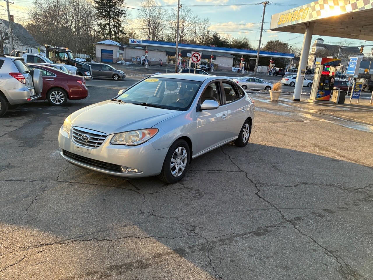 Used 2010 Hyundai Elantra GLS w/ Navigation Pkg 5 image 8