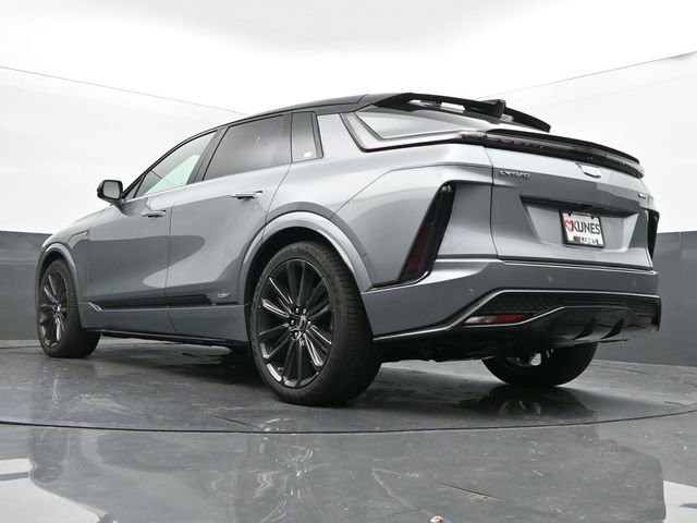 New 2026 Cadillac Lyriq V image 39
