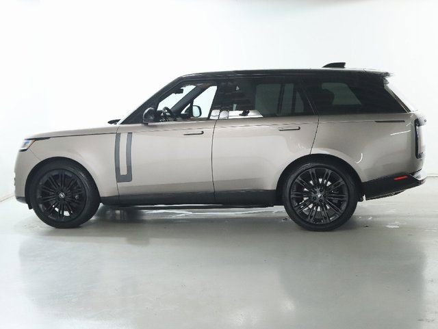 Used 2023 Land Rover Range Rover SE image 4