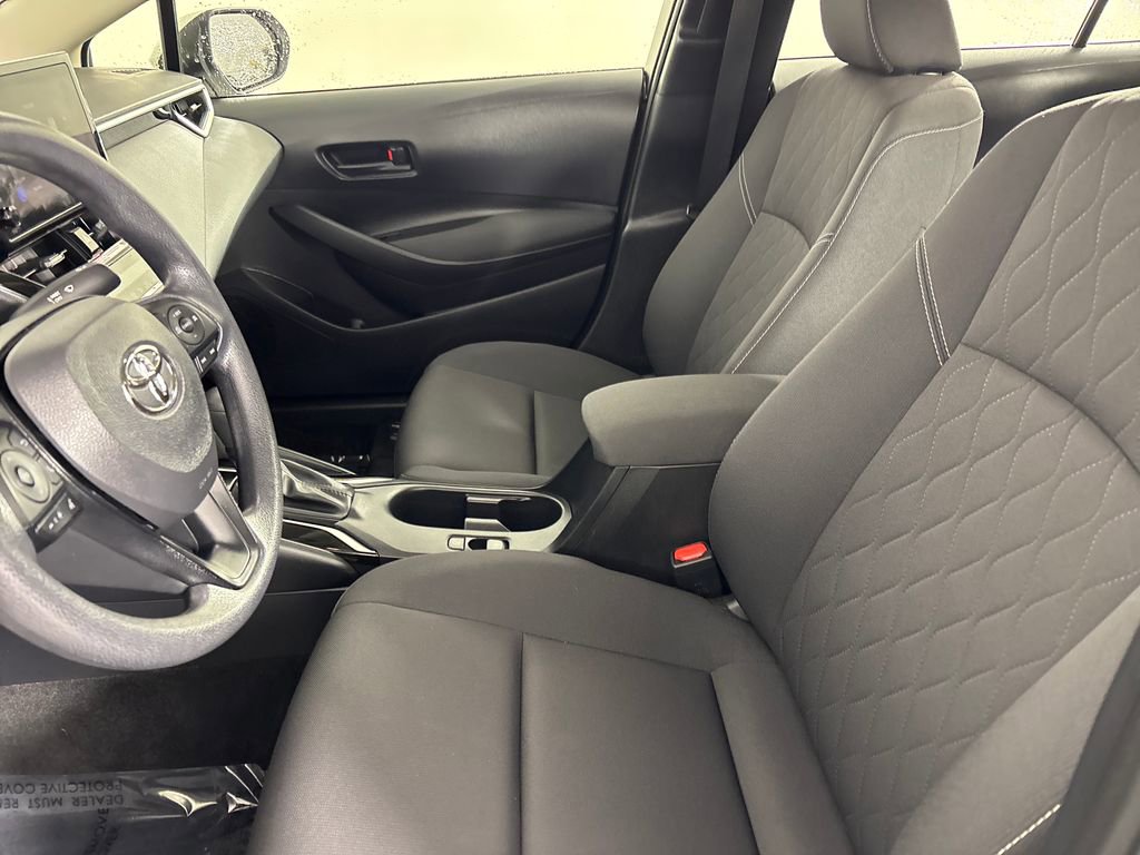 Used 2025 Toyota Corolla LE w/ LE Premium Package image 8