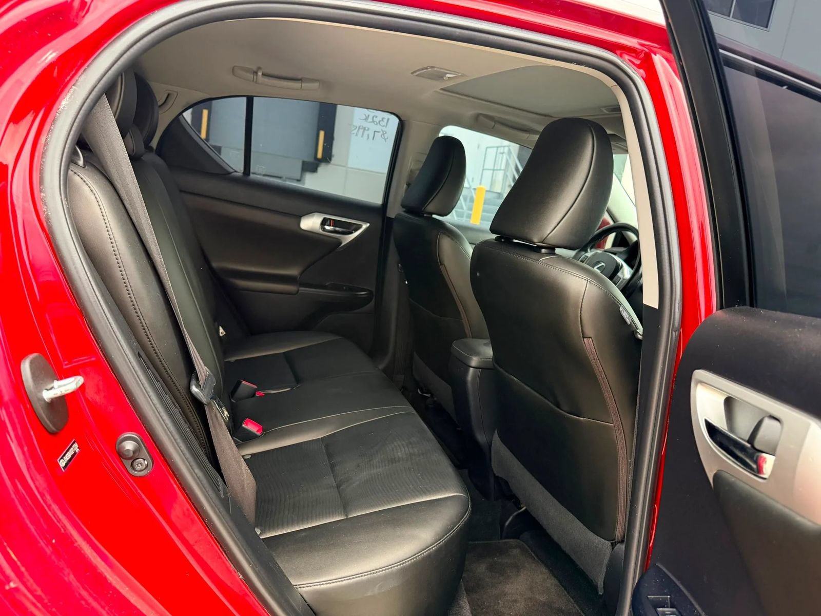 Used 2013 Lexus CT 200h w/ Premium Pkg w/Backup Camera FWD image 12