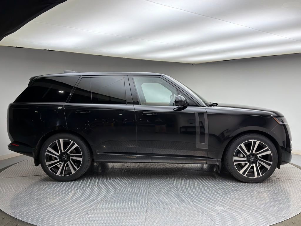 Used 2023 Land Rover Range Rover SE image 4