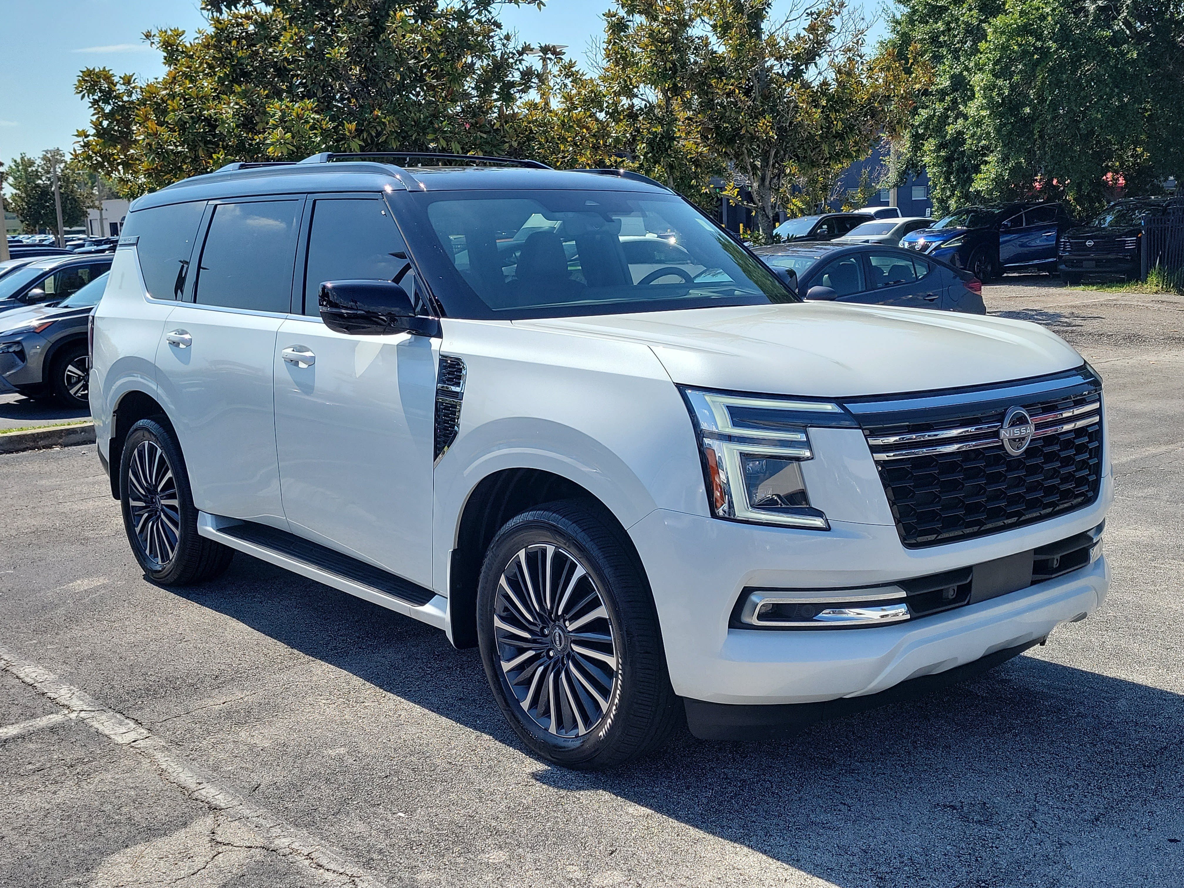 Certified 2025 Nissan Armada Platinum Reserve RWD image 3