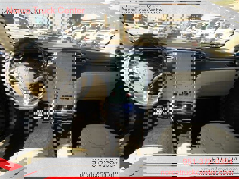 Used 2013 Tesla Model S Performance image 10