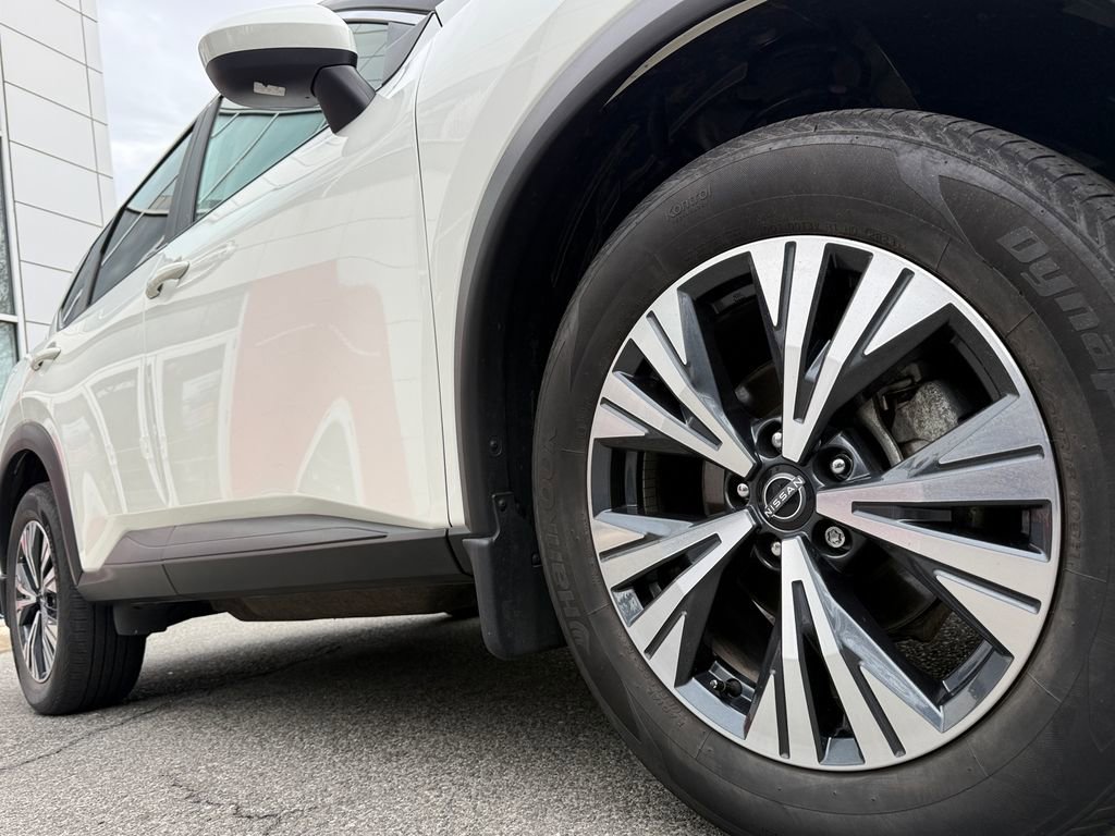 Used 2023 Nissan Rogue SV AWD/4WD image 9