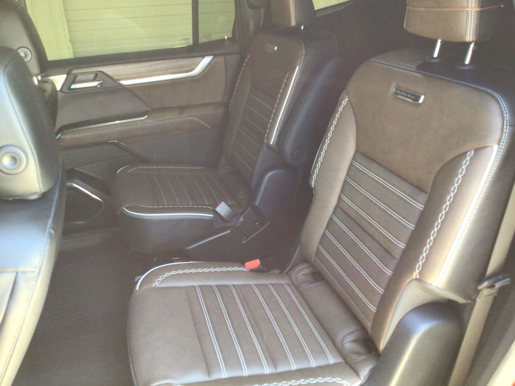 Used 2026 GMC Acadia Denali Ultimate w/ LPO, Floor Liner Package FWD image 26