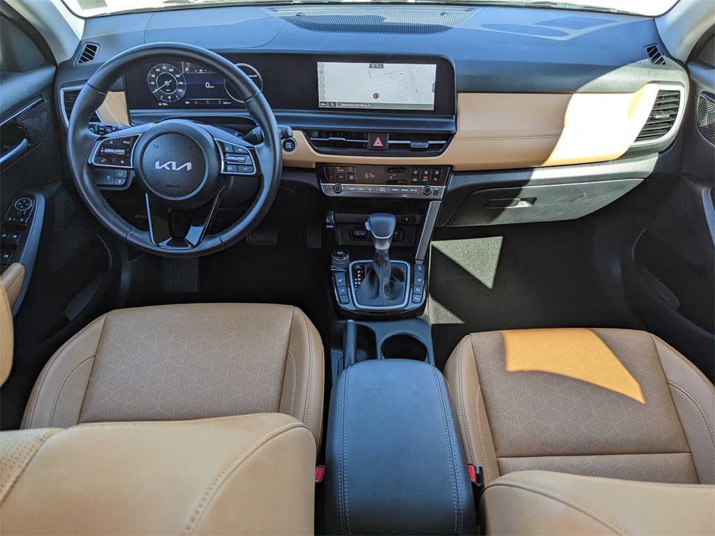 Certified 2025 Kia Seltos EX w/ EX Sunroof Package image 17