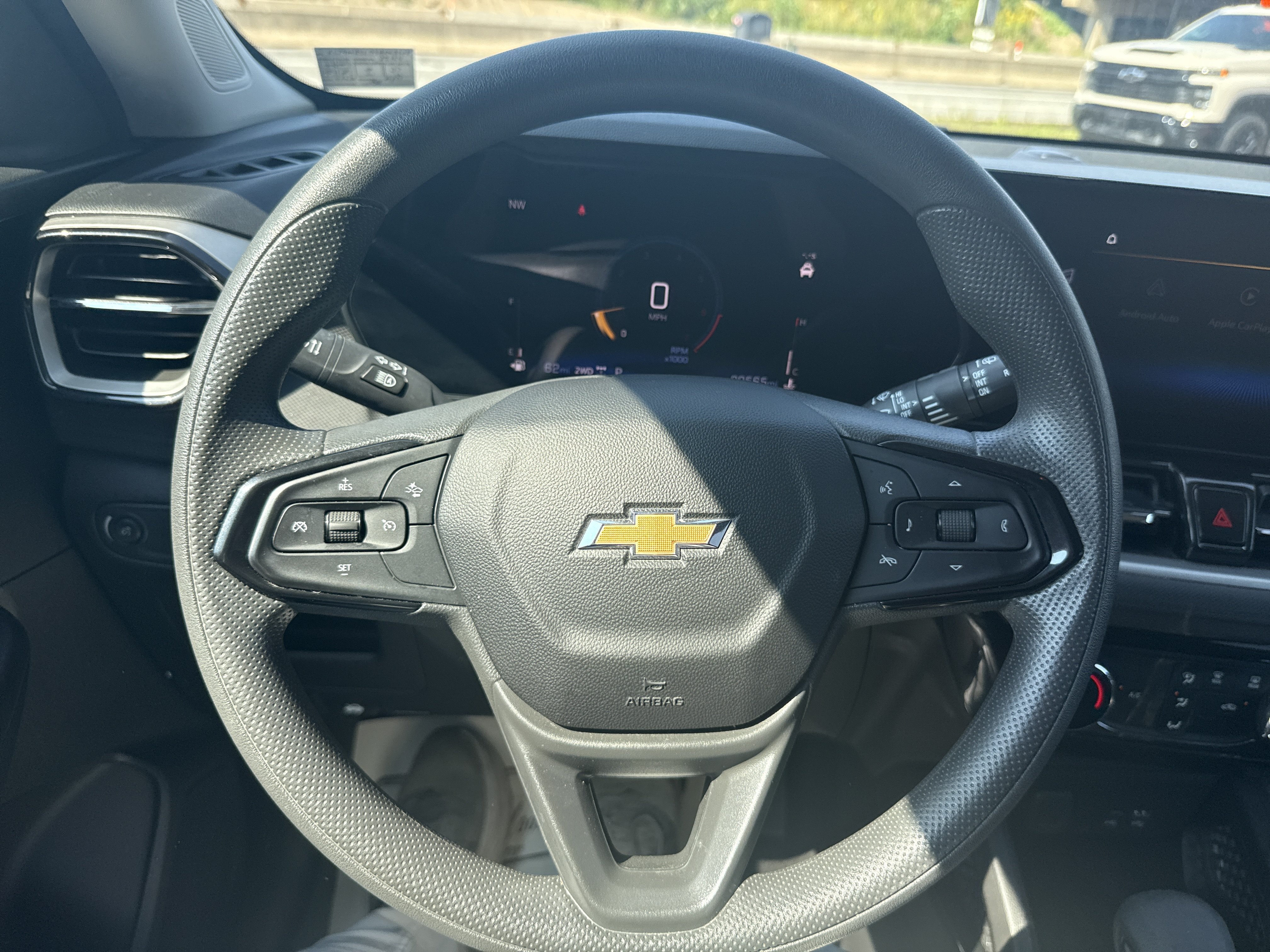 Used 2025 Chevrolet TrailBlazer LT AWD/4WD image 18
