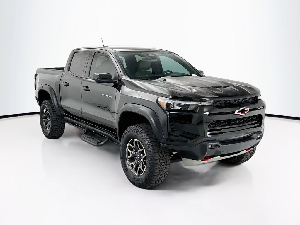 Used 2024 Chevrolet Colorado ZR2 w/ ZR2 Convenience Package III AWD/4WD image 3