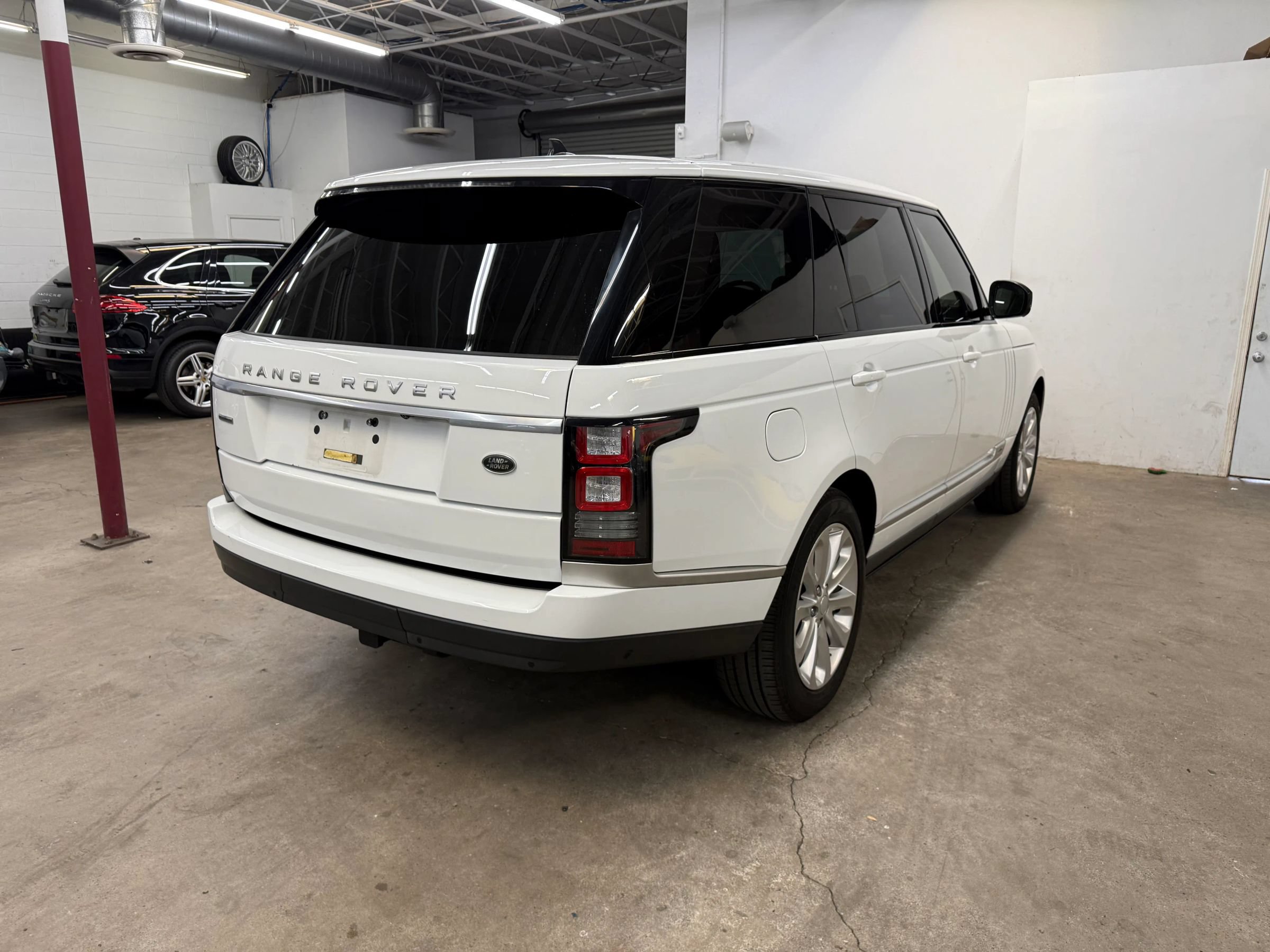 Used 2015 Land Rover Range Rover Long Wheelbase Supercharged AWD/4WD image 5