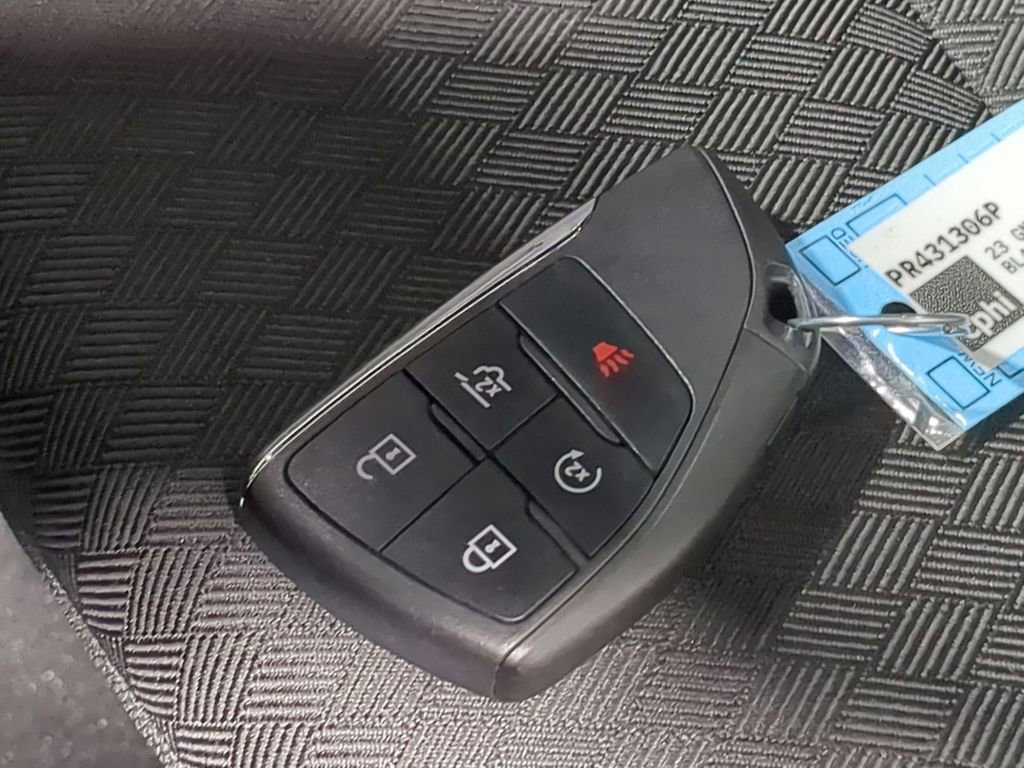 Used 2023 GMC Yukon SLE image 41