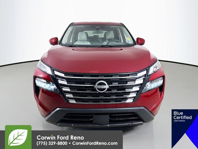 Used 2024 Nissan Rogue SV image 2