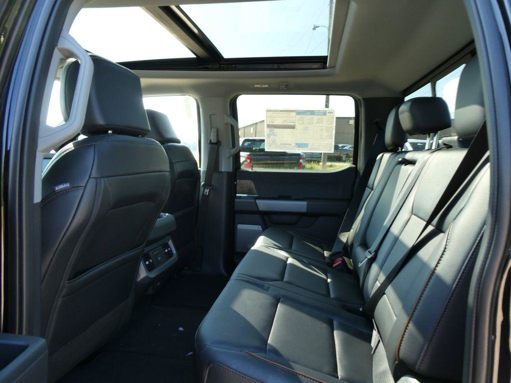 New 2026 Ford F250 Lariat w/ Black Appearance Package AWD/4WD image 15