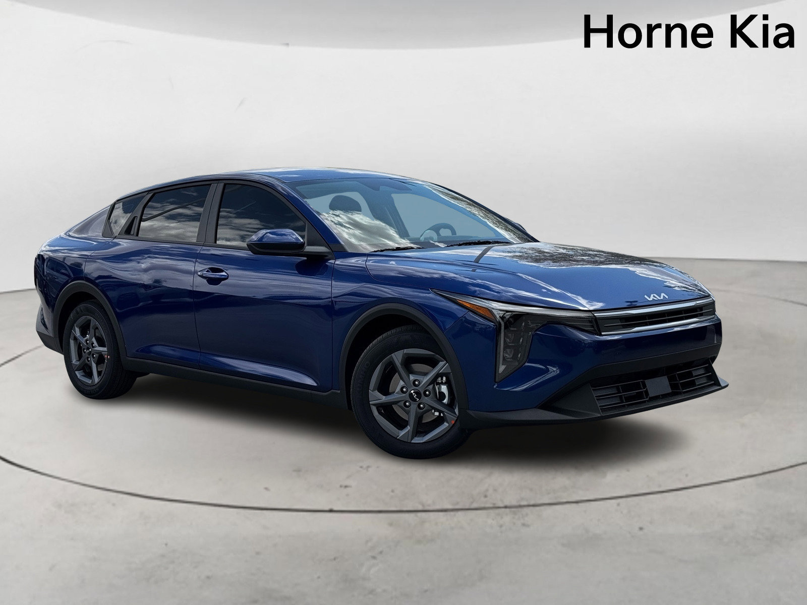 New 2025 Kia K4 LXS image 2