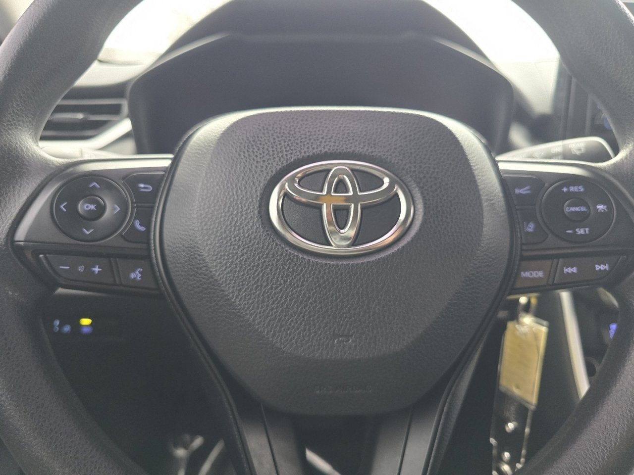 Used 2020 Toyota RAV4 LE image 26