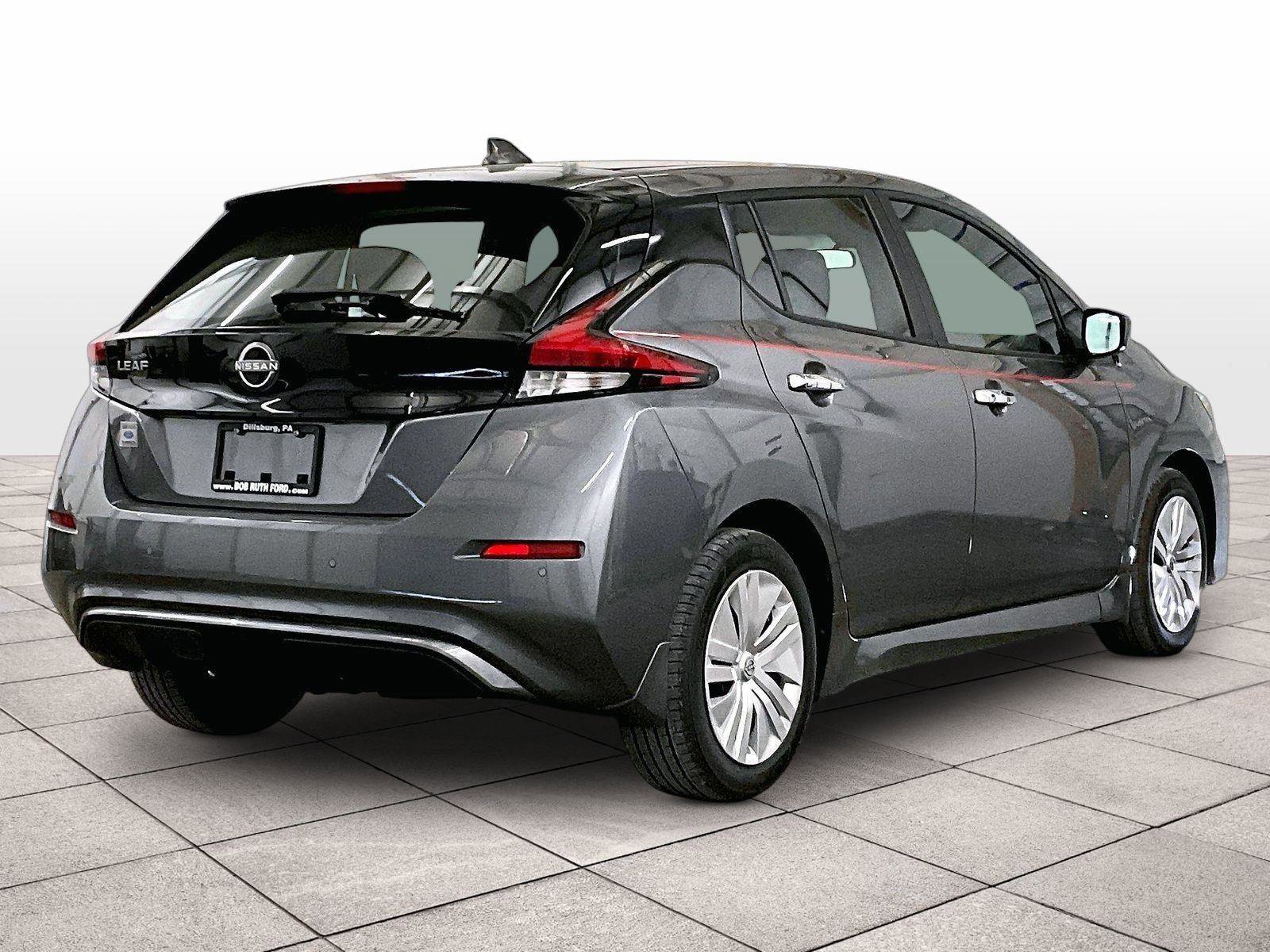 Used 2023 Nissan Leaf S image 11