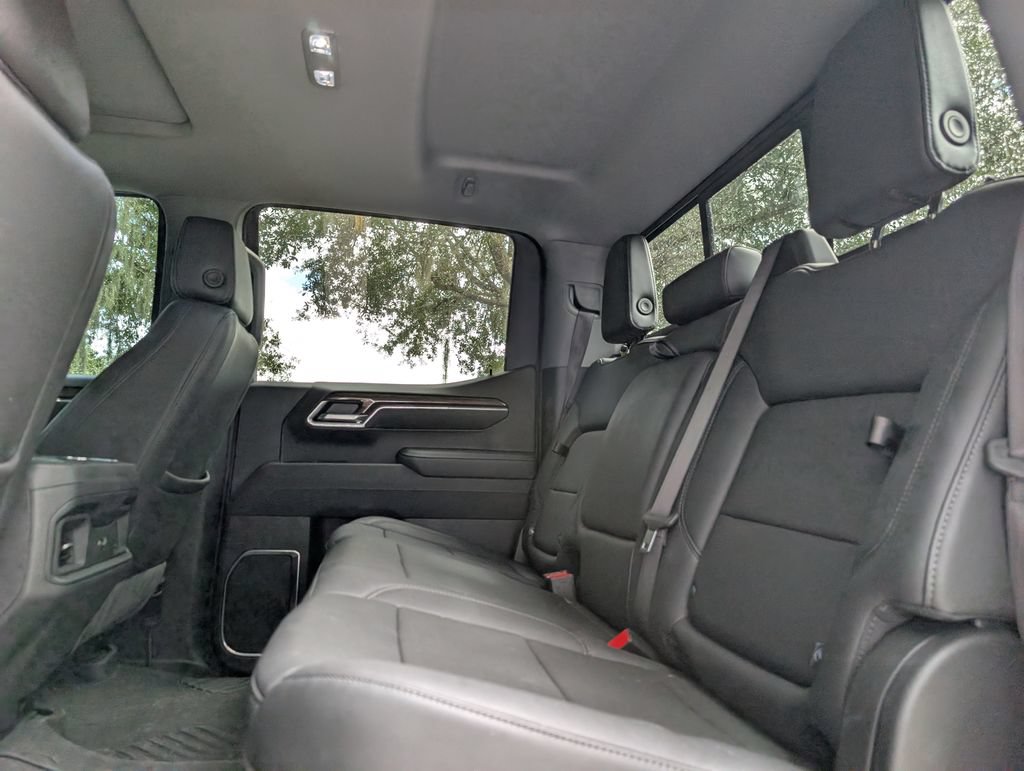 Used 2025 Chevrolet Silverado 1500 LT Trail Boss w/ Dark Appearance Package AWD/4WD image 21
