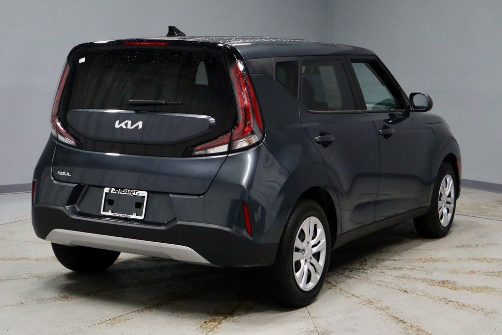 Used 2025 Kia Soul LX image 10