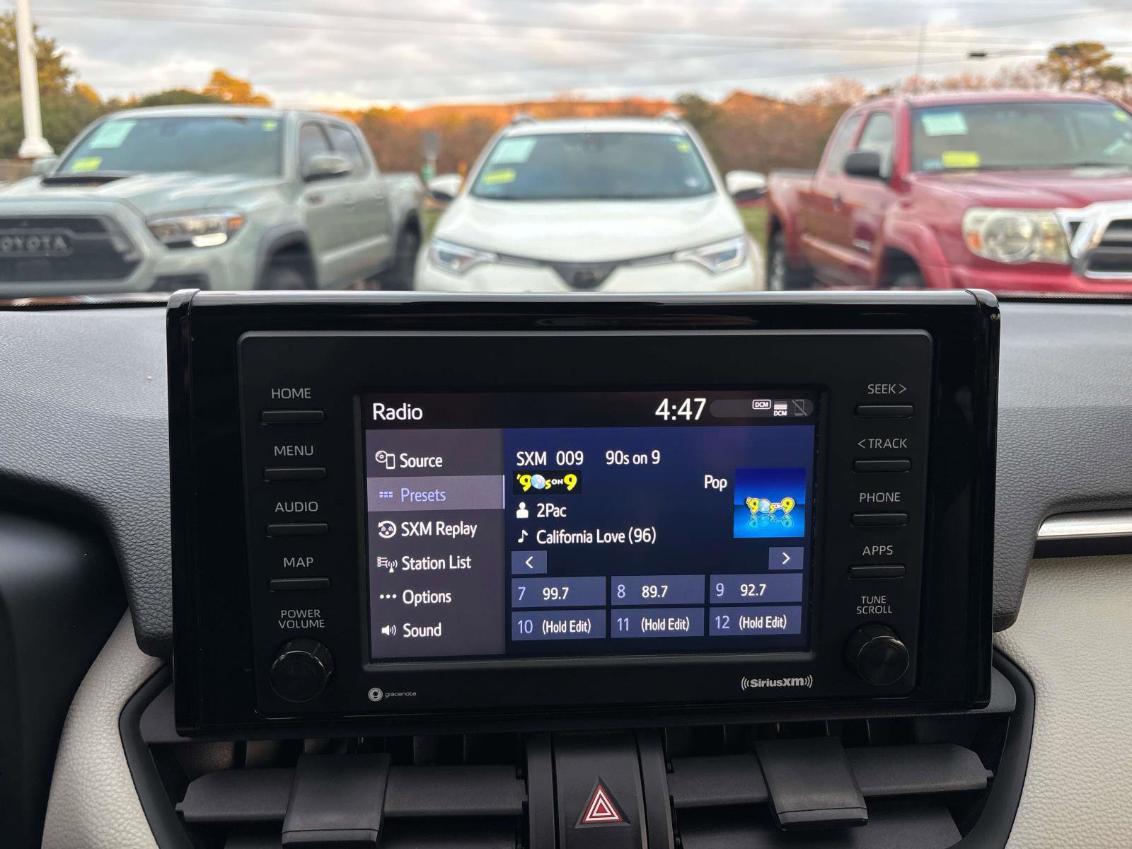 Used 2021 Toyota RAV4 XLE w/ Convenience Package image 28