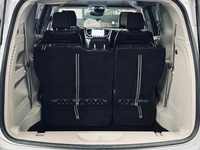Certified 2024 Chrysler Pacifica Touring-L image 10