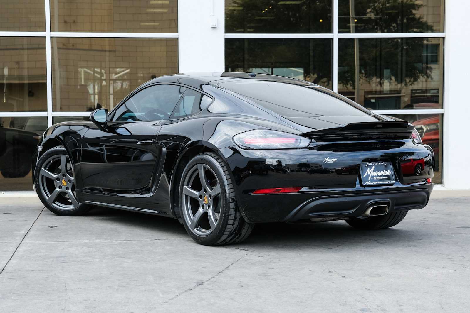 Used 2019 Porsche 718 Cayman RWD image 16