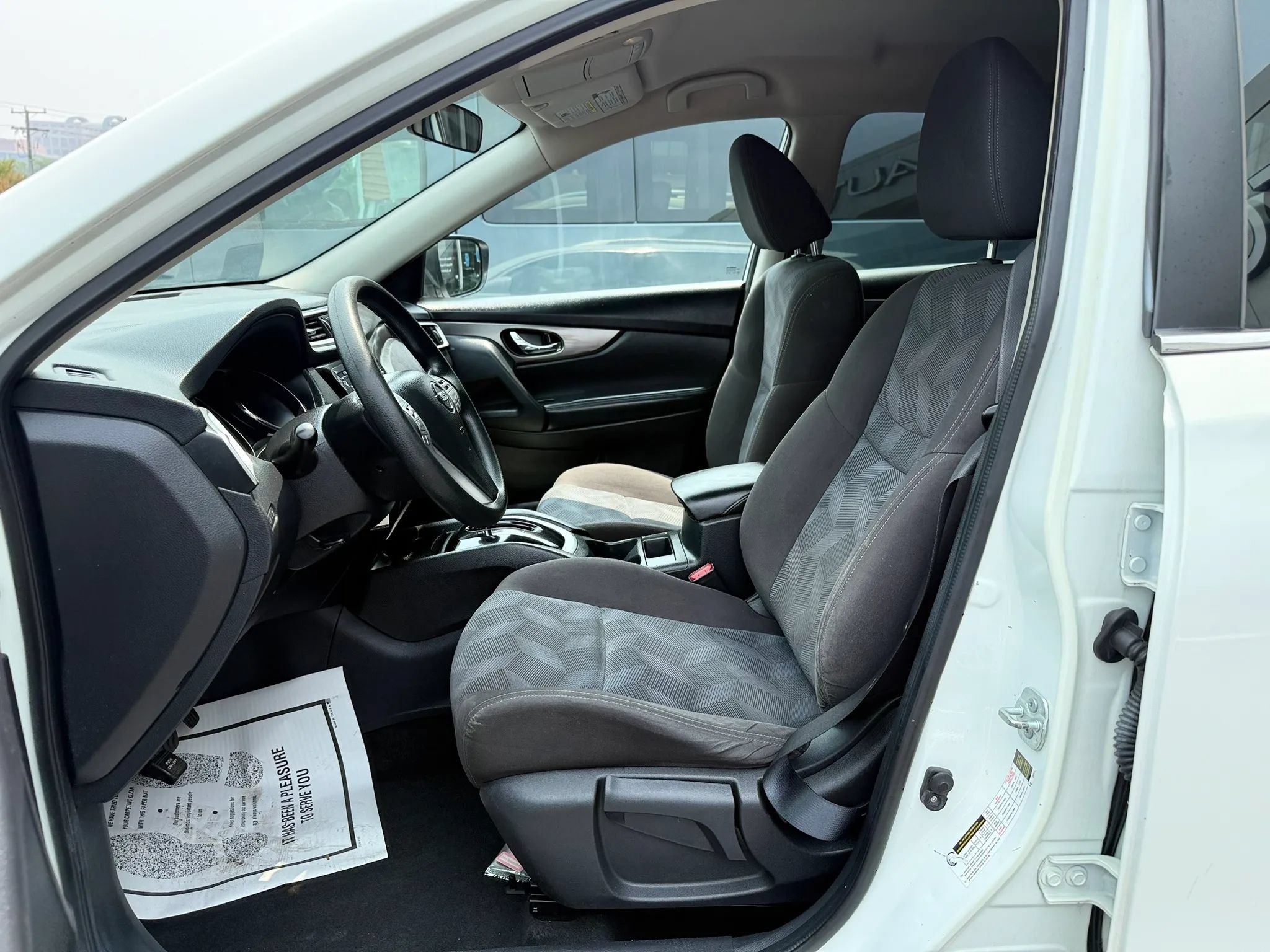 Used 2016 Nissan Rogue S FWD image 10