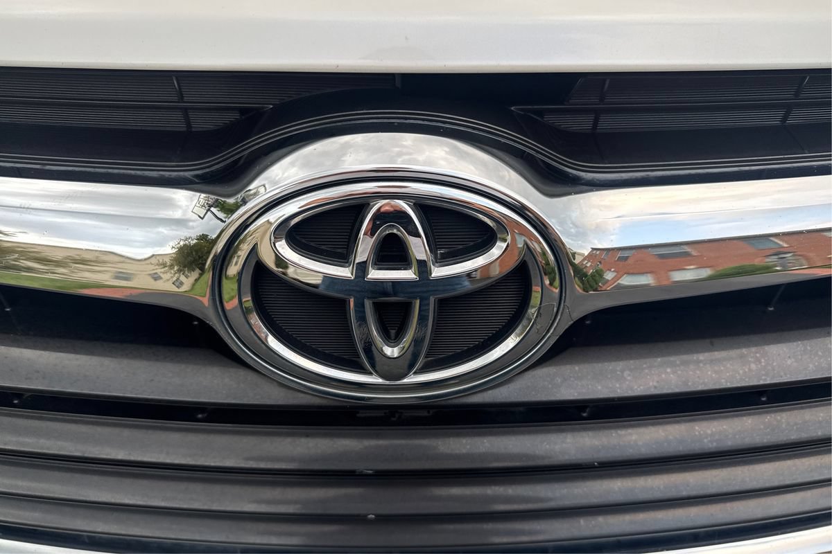 Used 2014 Toyota Highlander Limited FWD image 28