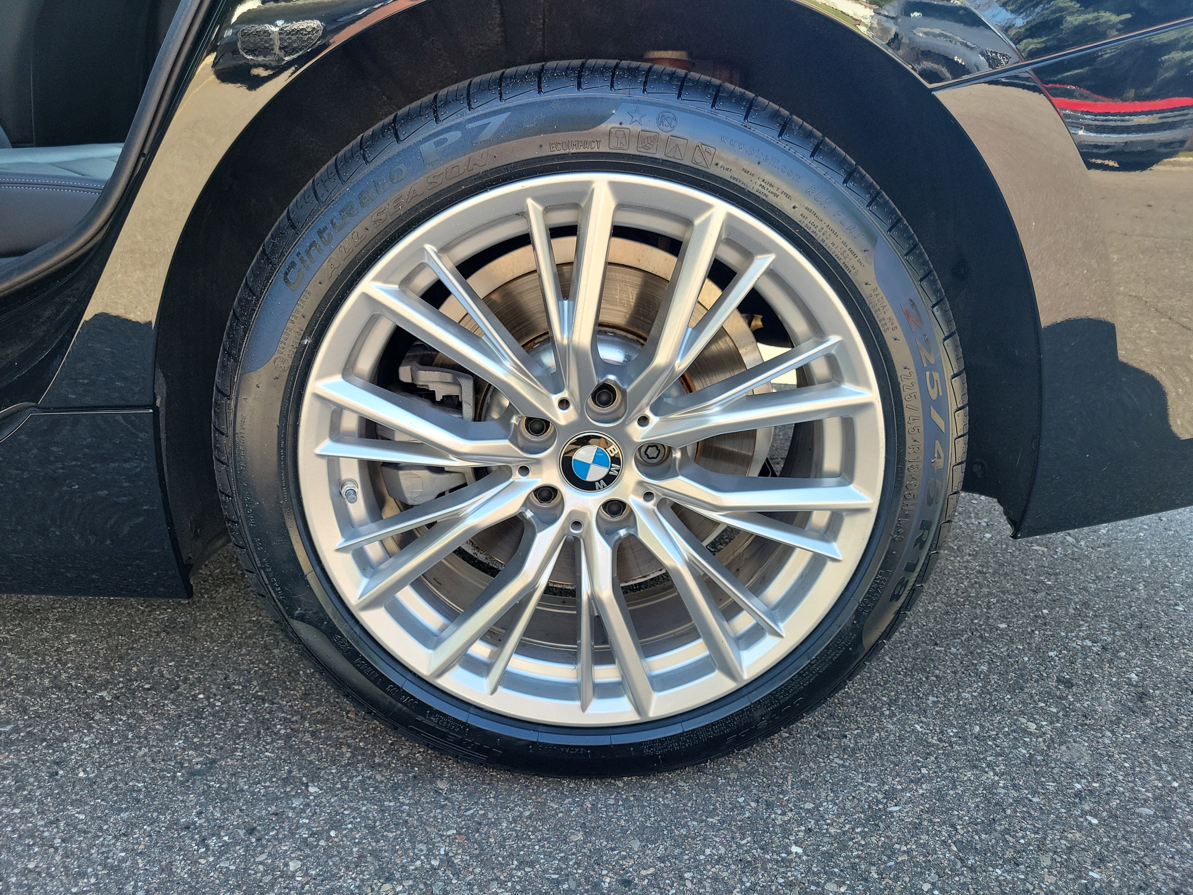 Certified 2024 BMW 330i xDrive Sedan w/ Premium Package AWD/4WD image 27