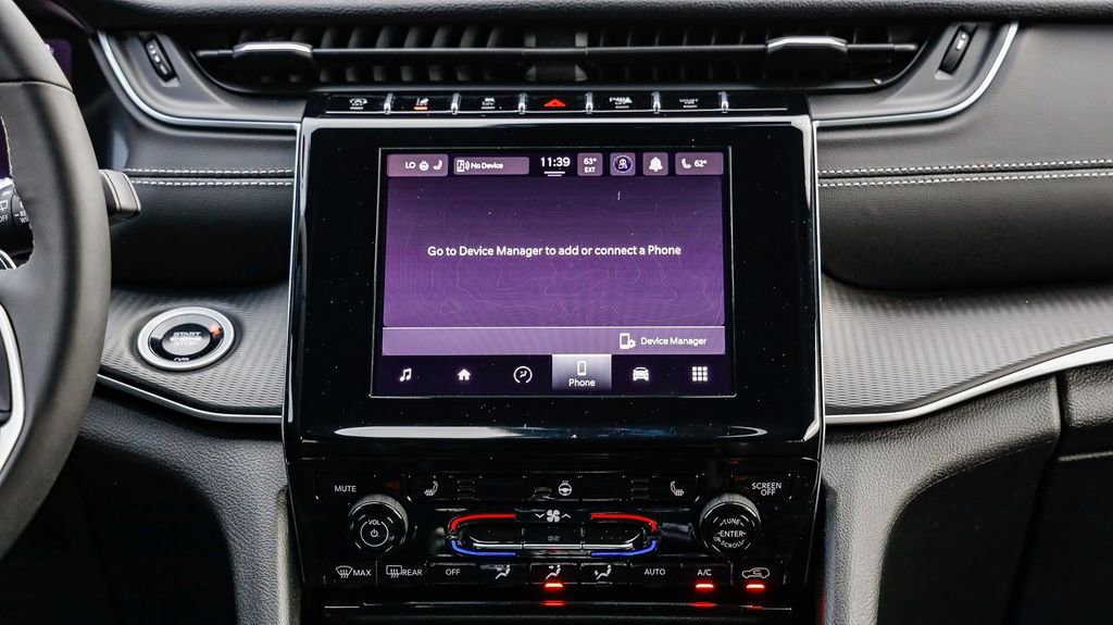 Used 2025 Jeep Grand Cherokee Altitude image 17
