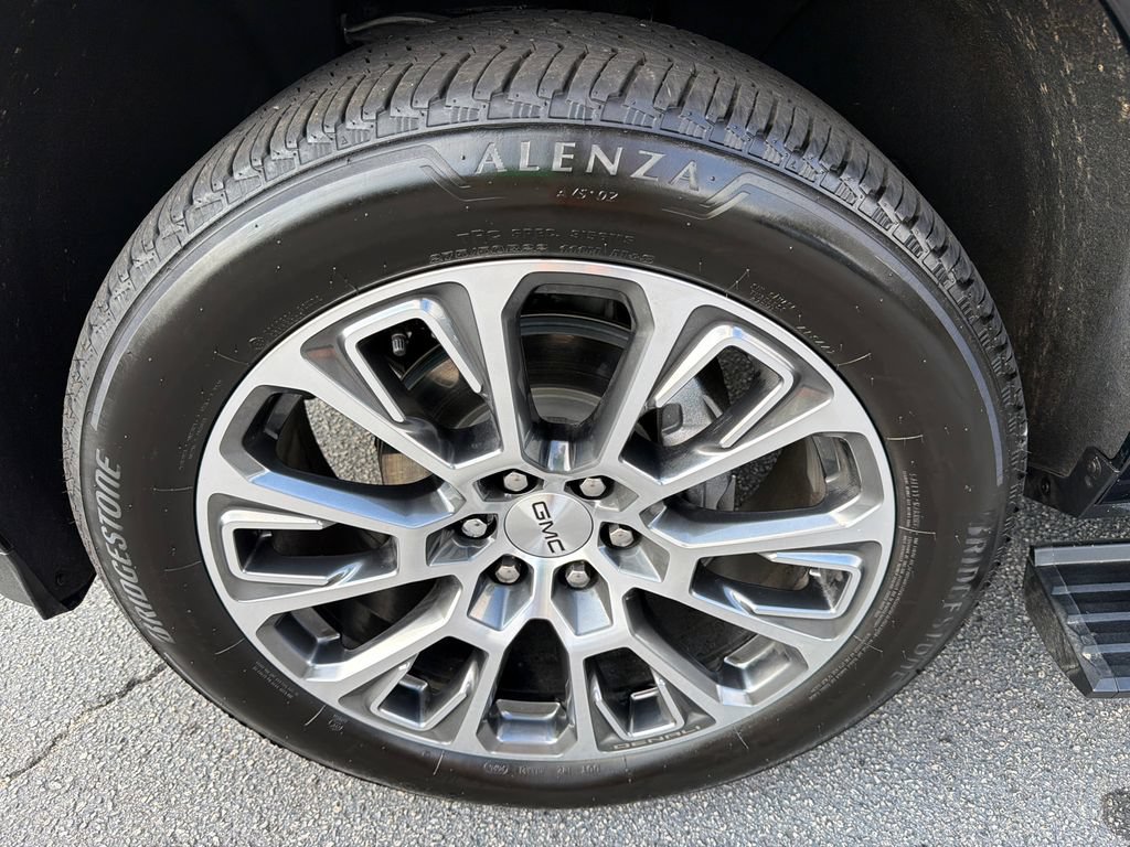 Used 2025 GMC Yukon Denali w/ Denali Reserve Package RWD image 11