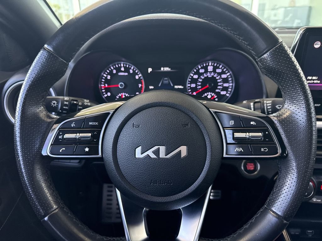 Used 2022 Kia Forte GT-Line image 16