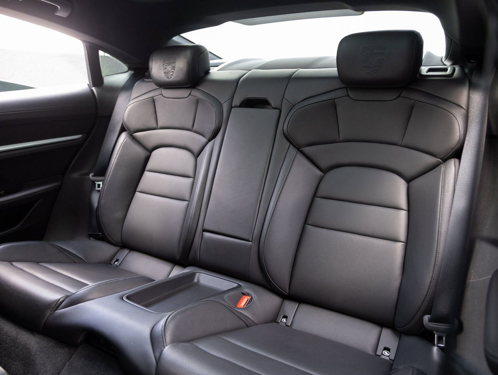 Used 2020 Porsche Taycan 4S image 28