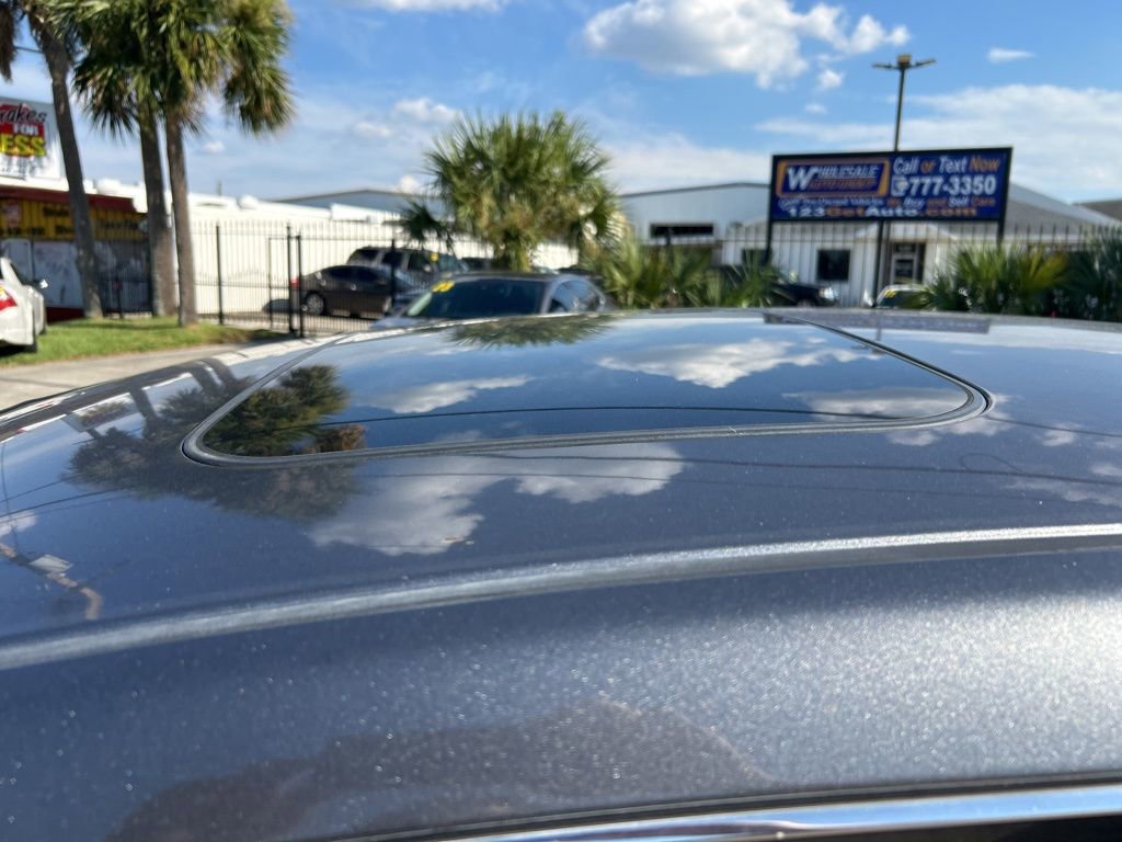 Used 2016 Nissan Sentra SR w/ SR Premium Package image 6