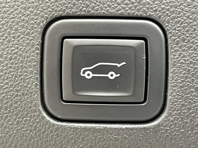 Used 2021 GMC Yukon Denali w/ Denali Premium Package image 26