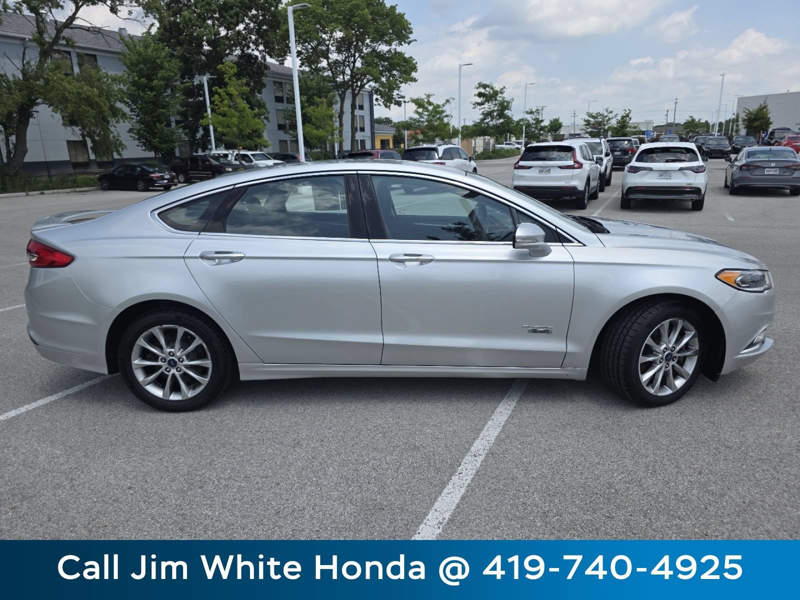 Used 2017 Ford Fusion Energi Titanium FWD image 16