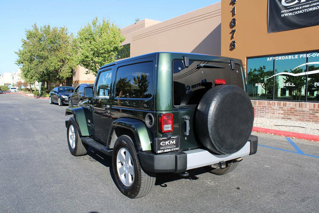 Used 2011 Jeep Wrangler Sahara w/ Connectivity Group AWD/4WD image 12