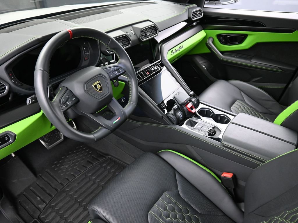 Used 2024 Lamborghini Urus S image 4
