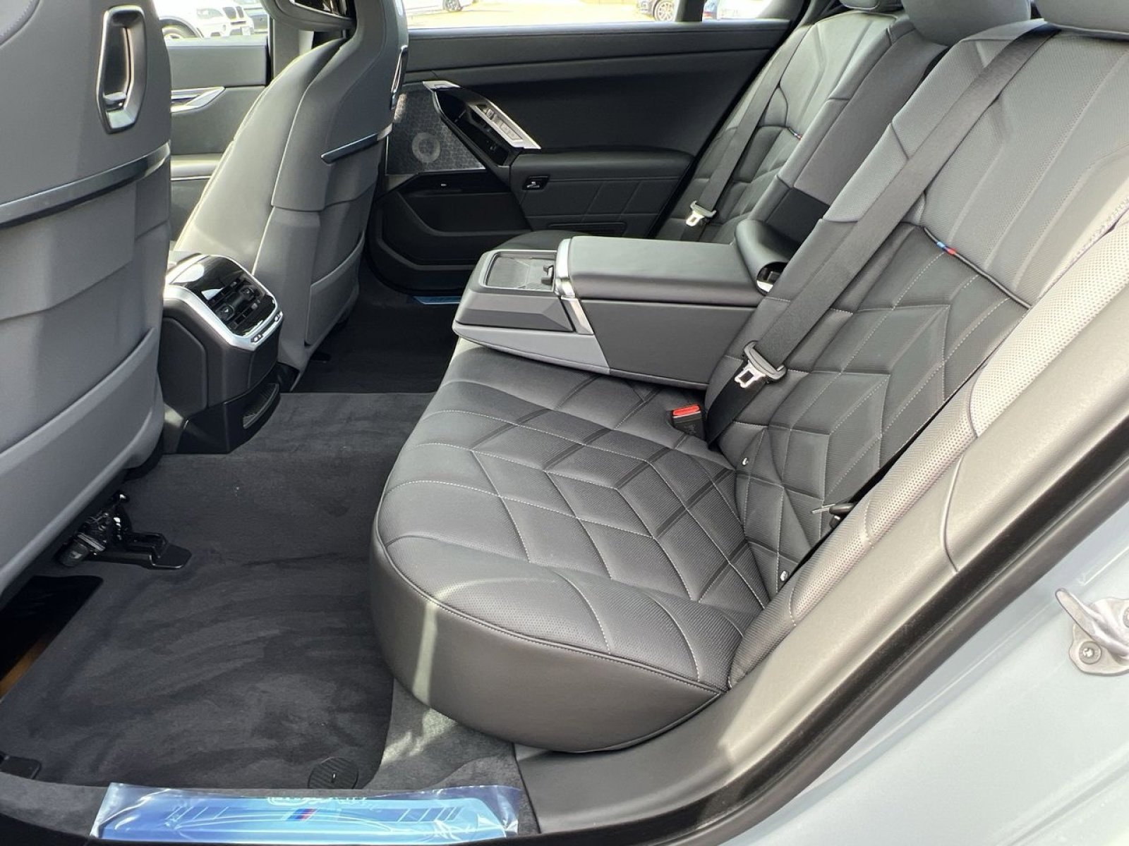 New 2026 BMW 760i xDrive w/ Executive Package image 22