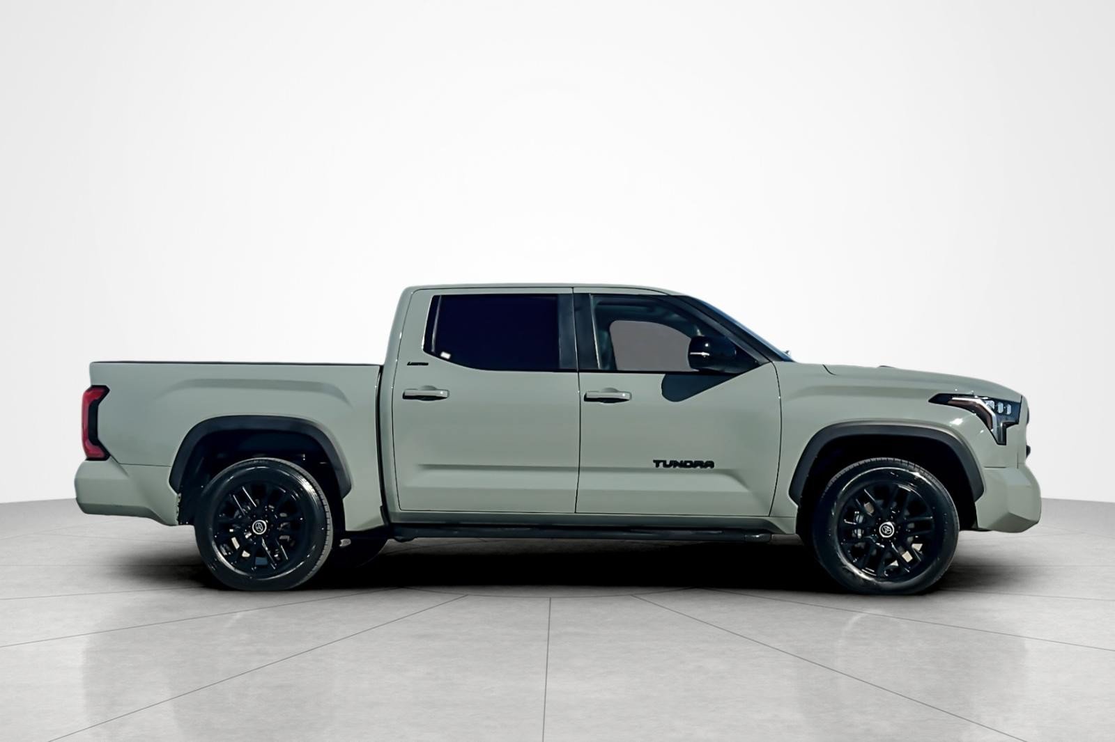 Used 2024 Toyota Tundra Limited AWD/4WD image 6