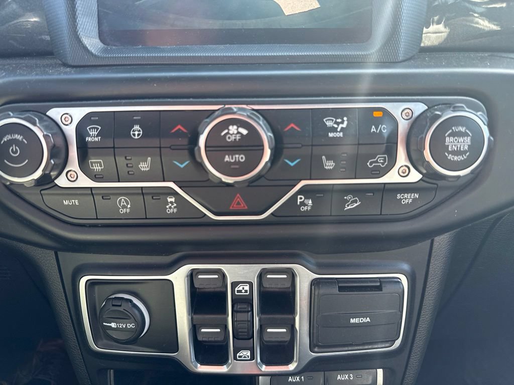 Used 2020 Jeep Wrangler Unlimited Sahara AWD/4WD image 10