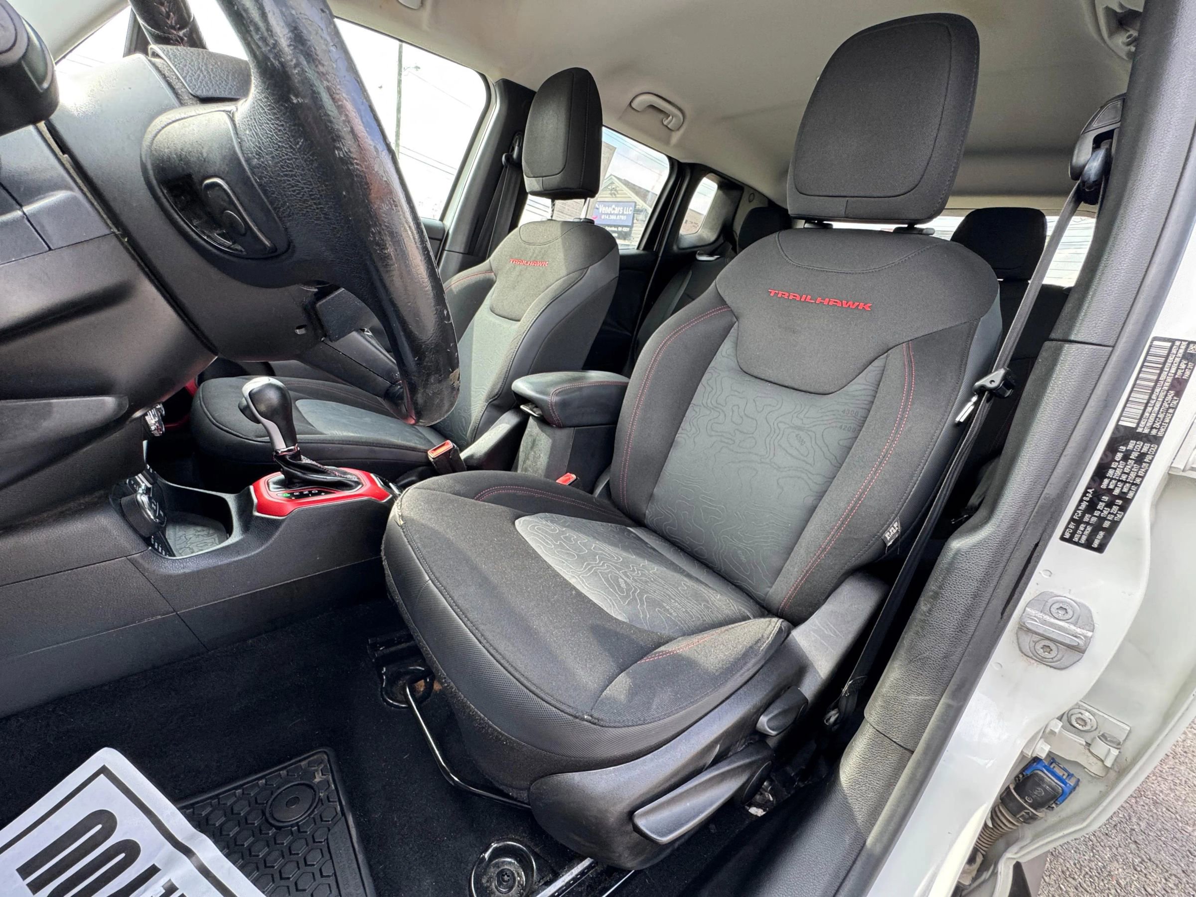 Used 2016 Jeep Renegade Trailhawk AWD/4WD image 13
