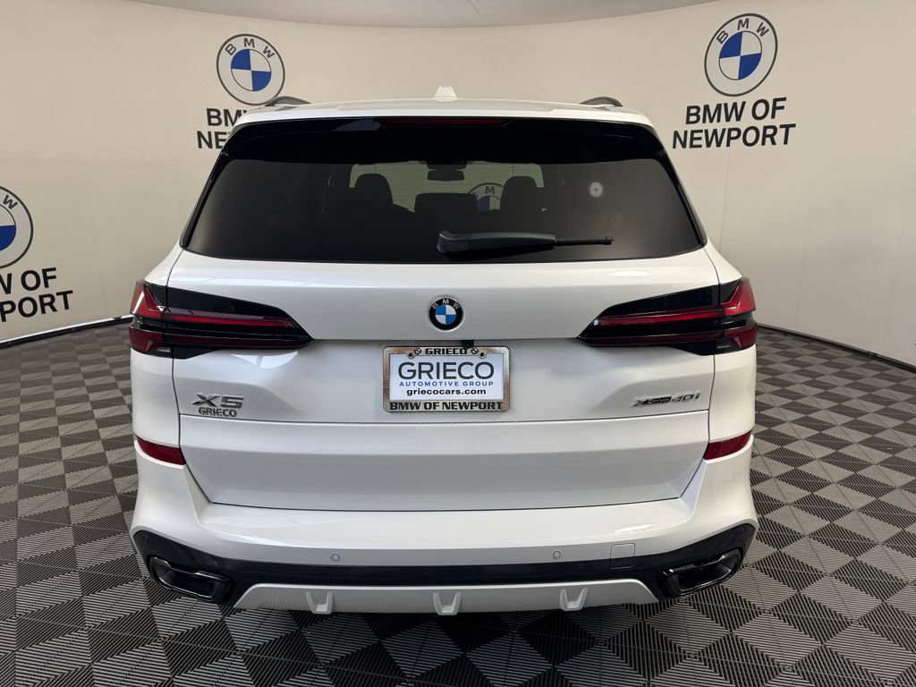 New 2026 BMW X5 xDrive40i w/ M Sport Package AWD/4WD image 8