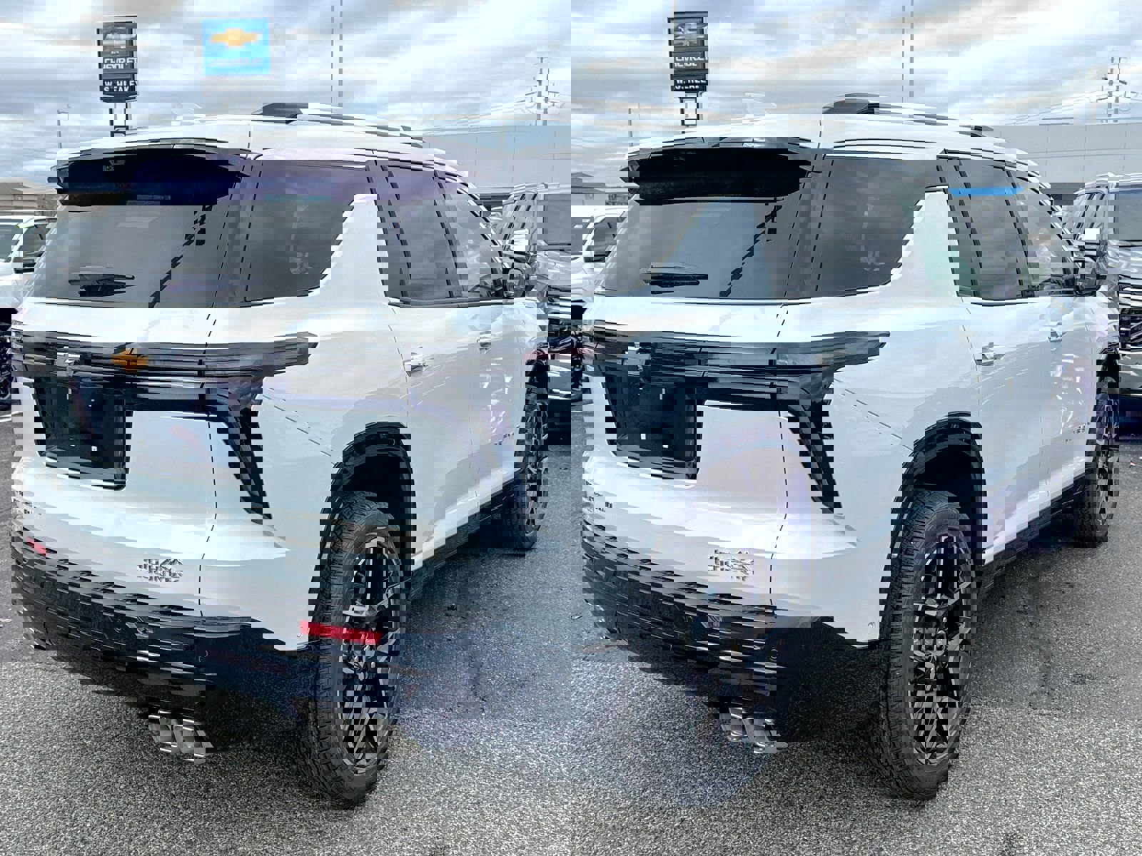 New 2026 Chevrolet Traverse High Country w/ LPO, Floor Liner Package AWD/4WD image 7