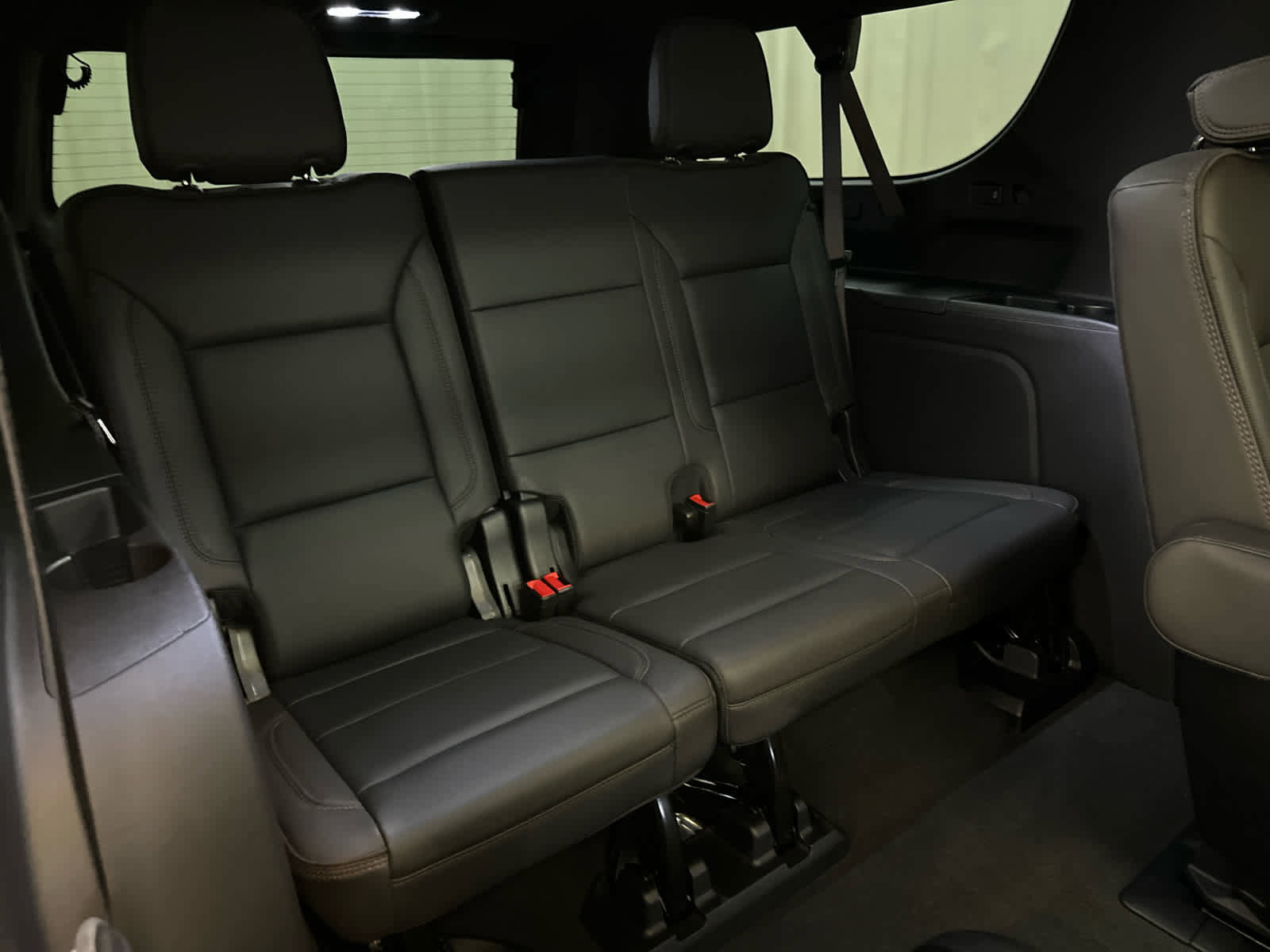 Used 2025 Chevrolet Suburban High Country AWD/4WD image 25