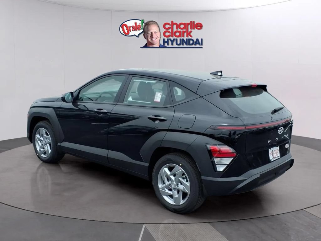 New 2026 Hyundai Kona SE FWD image 3