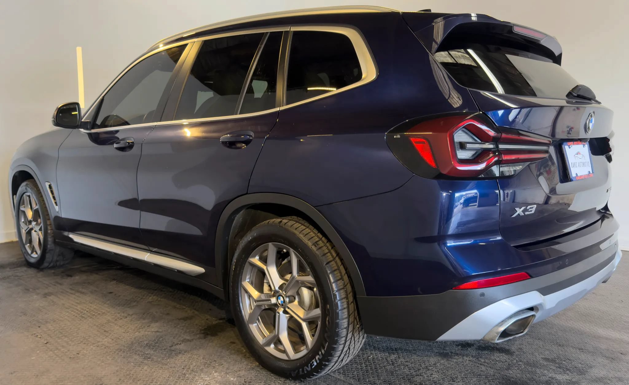 Used 2022 BMW X3 xDrive30i w/ Convenience Package AWD/4WD image 5