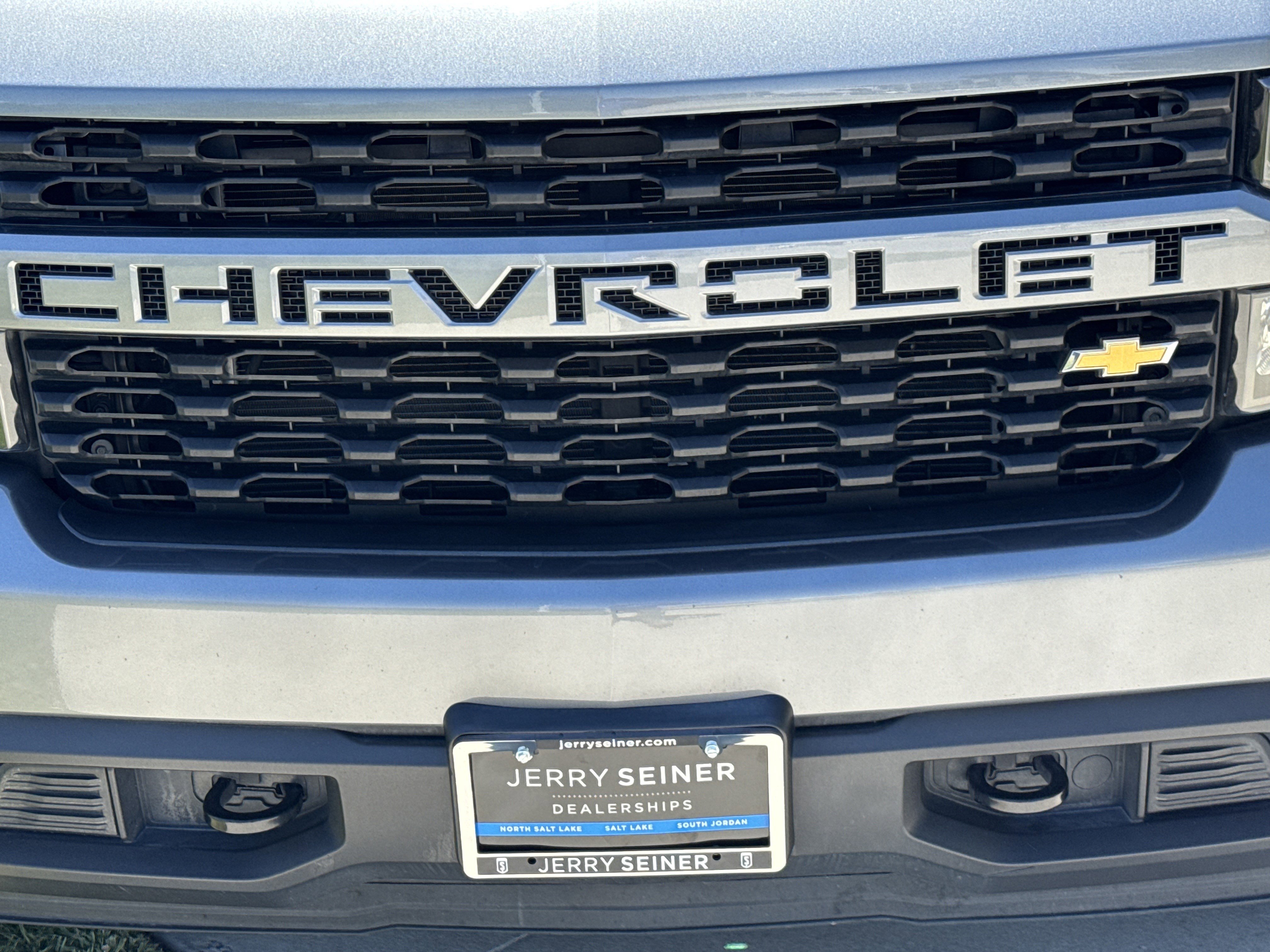 Used 2020 Chevrolet Silverado 1500 Custom w/ Custom Value Package AWD/4WD image 9